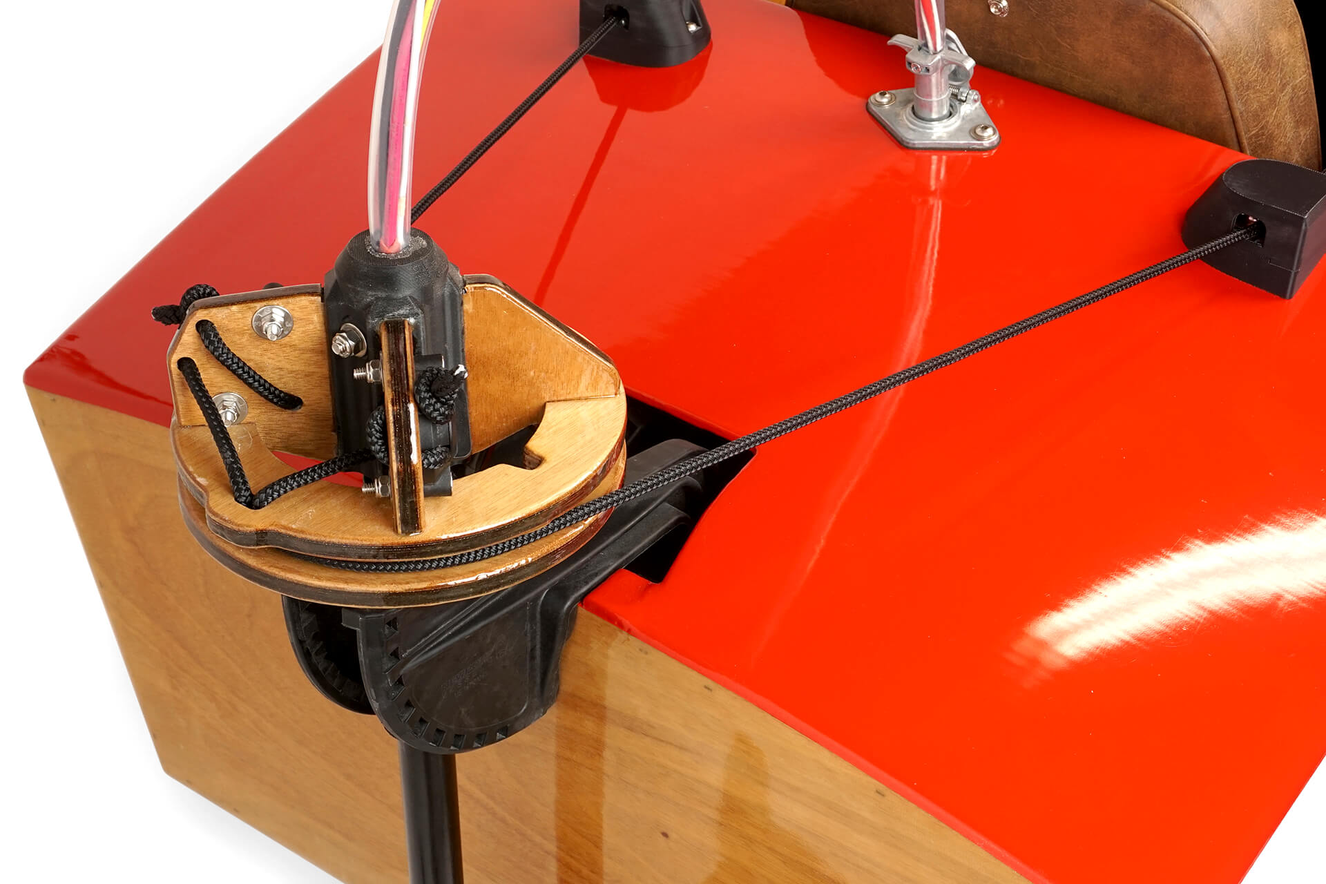 The steering drum and pulley system of the mini electric boat.